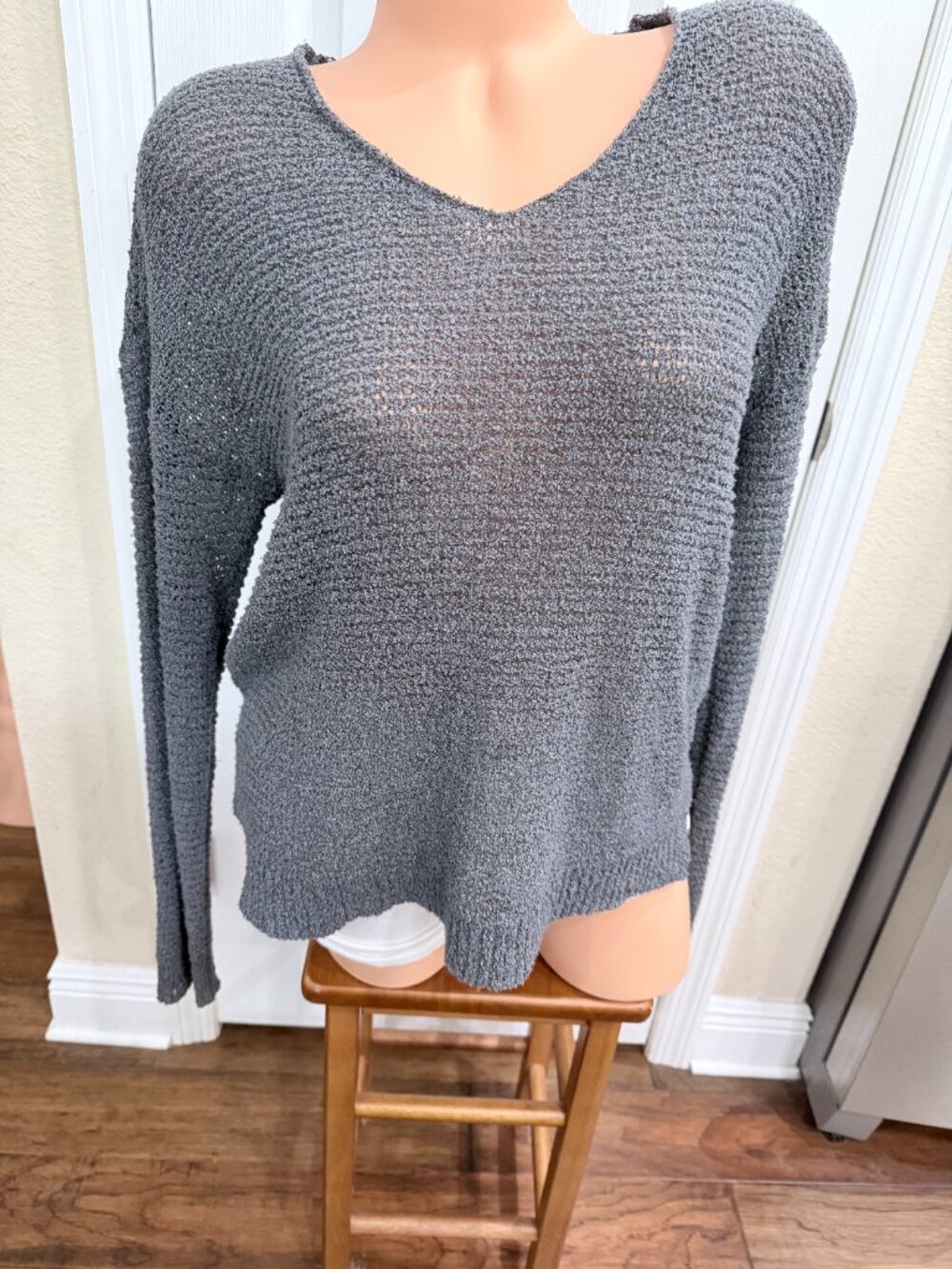 Charlie B Gray Textured Bouclé Sweater Large Cozy Lightweight Knit Pullover